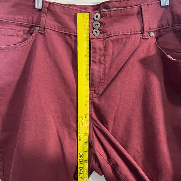 Torrid Feel The Fit Women 24R Super Soft Five Pocket Jegging Burgundy Maroon NWT - Picture 5 of 8